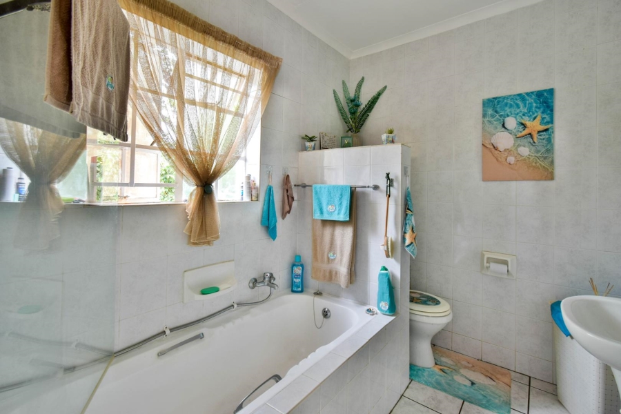 To Let 2 Bedroom Property for Rent in Garsfontein Gauteng