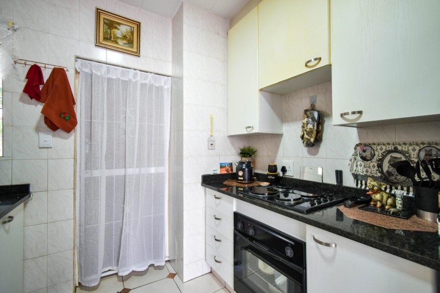 To Let 2 Bedroom Property for Rent in Garsfontein Gauteng