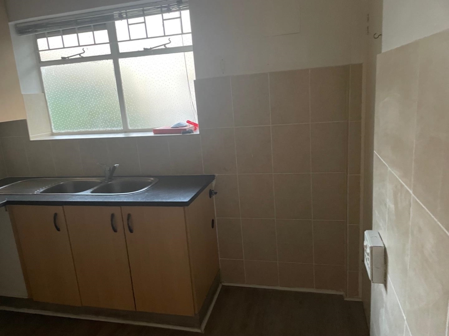 To Let 2 Bedroom Property for Rent in Orchards Gauteng
