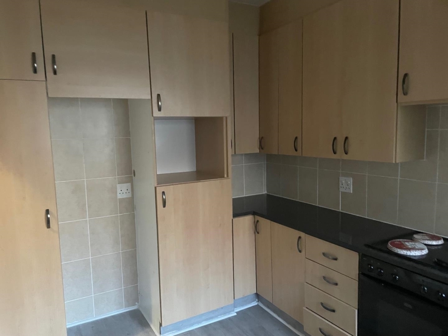 To Let 2 Bedroom Property for Rent in Orchards Gauteng