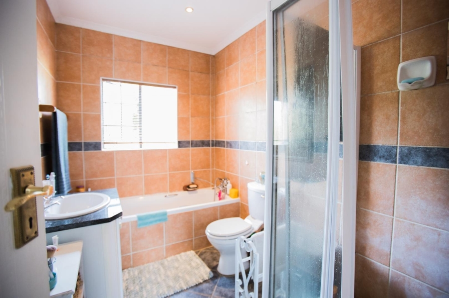 To Let 3 Bedroom Property for Rent in Mooikloof Ridge Gauteng