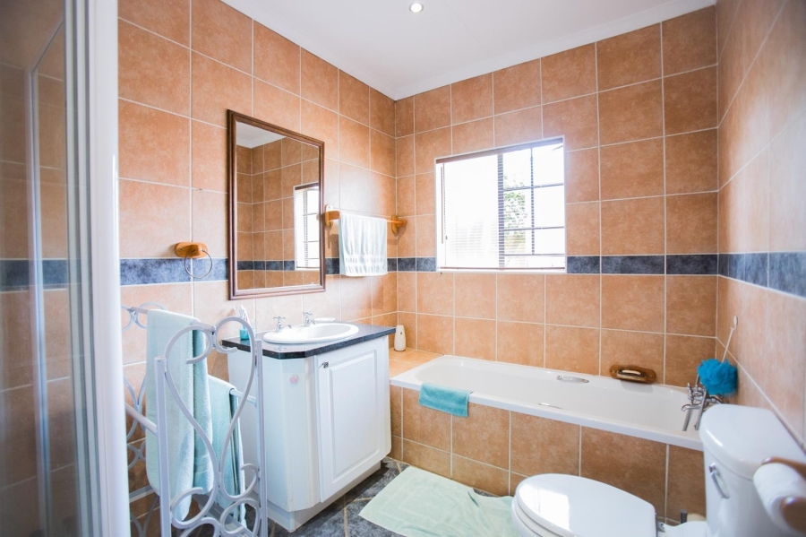 To Let 3 Bedroom Property for Rent in Mooikloof Ridge Gauteng