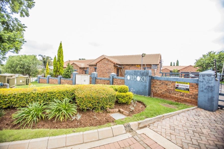 To Let 3 Bedroom Property for Rent in Mooikloof Ridge Gauteng
