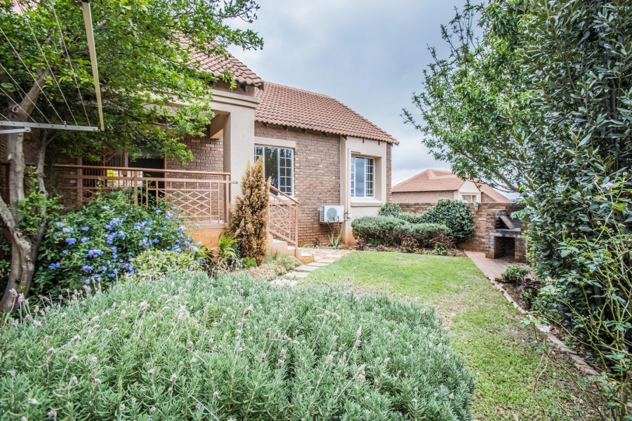 To Let 3 Bedroom Property for Rent in Mooikloof Ridge Gauteng