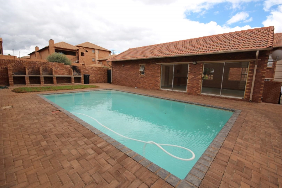 2 Bedroom Property for Sale in Hazeldean Gauteng