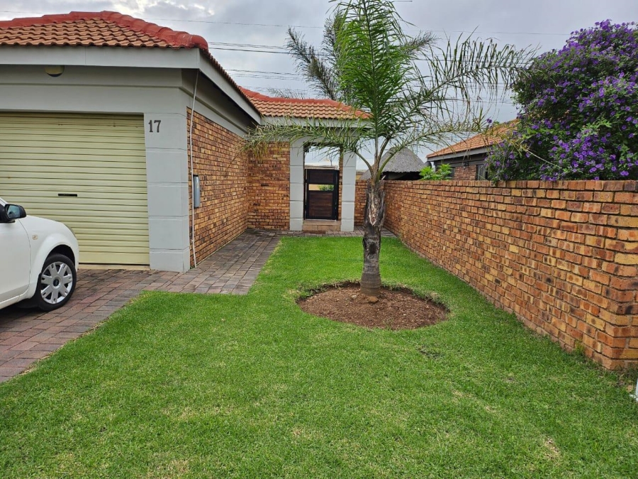 To Let 2 Bedroom Property for Rent in Albertsdal Gauteng