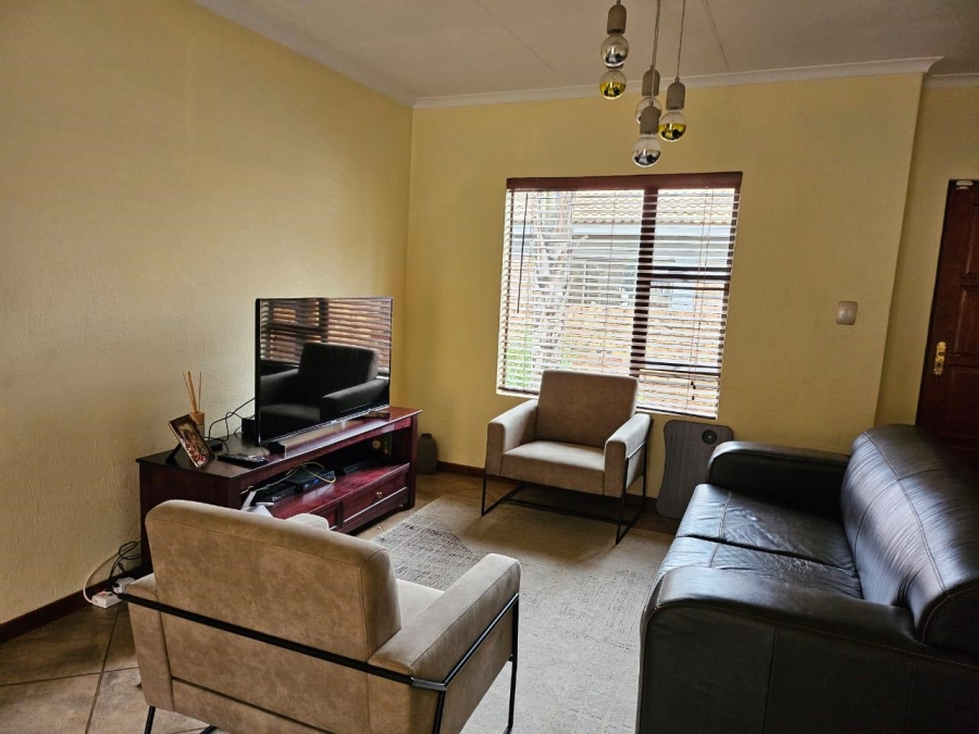 To Let 2 Bedroom Property for Rent in Albertsdal Gauteng
