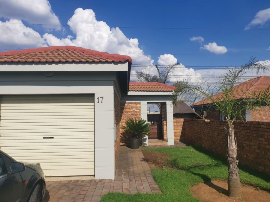 To Let 2 Bedroom Property for Rent in Albertsdal Gauteng