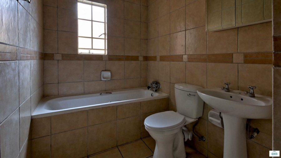 To Let 3 Bedroom Property for Rent in Northwold Gauteng