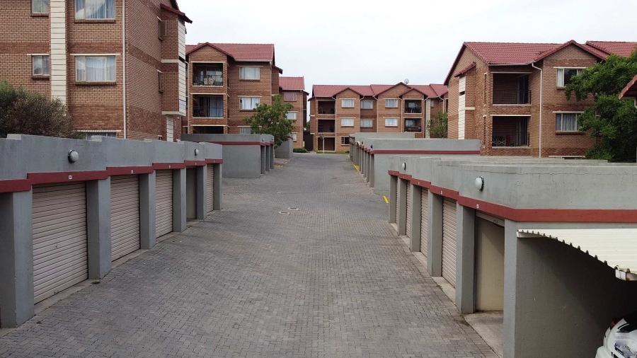 To Let 2 Bedroom Property for Rent in Northwold Gauteng