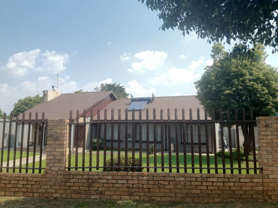 4 Bedroom Property for Sale in Kibler Park Gauteng