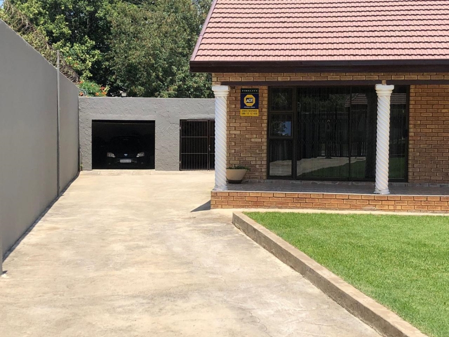 4 Bedroom Property for Sale in Kibler Park Gauteng