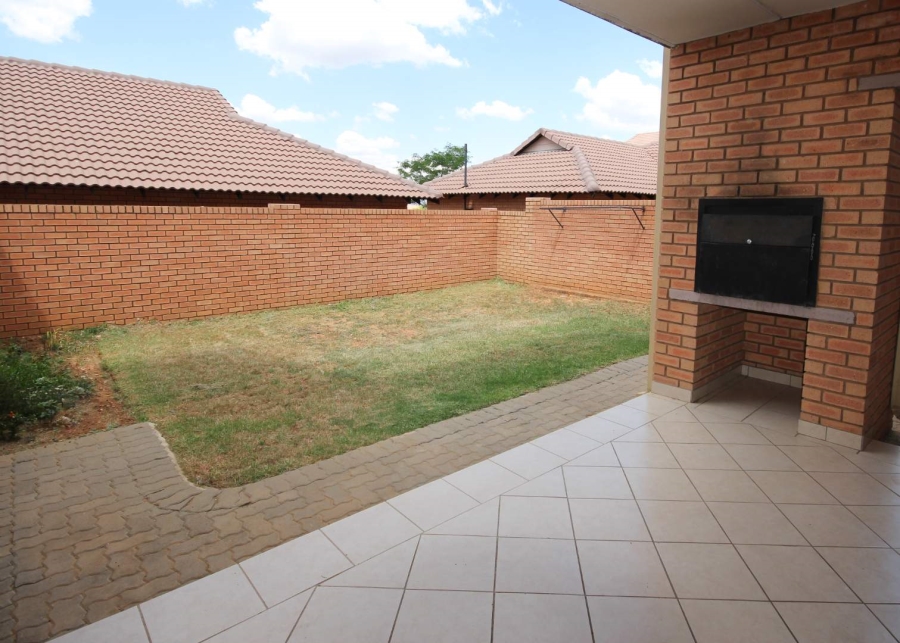 To Let 2 Bedroom Property for Rent in Hazeldean Gauteng
