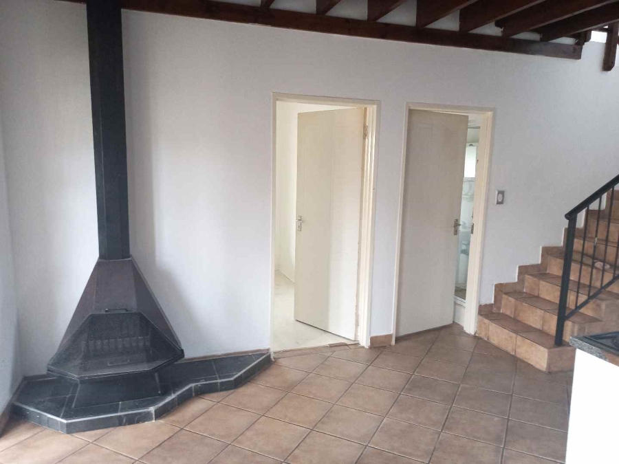 To Let 2 Bedroom Property for Rent in Birch Acres Gauteng