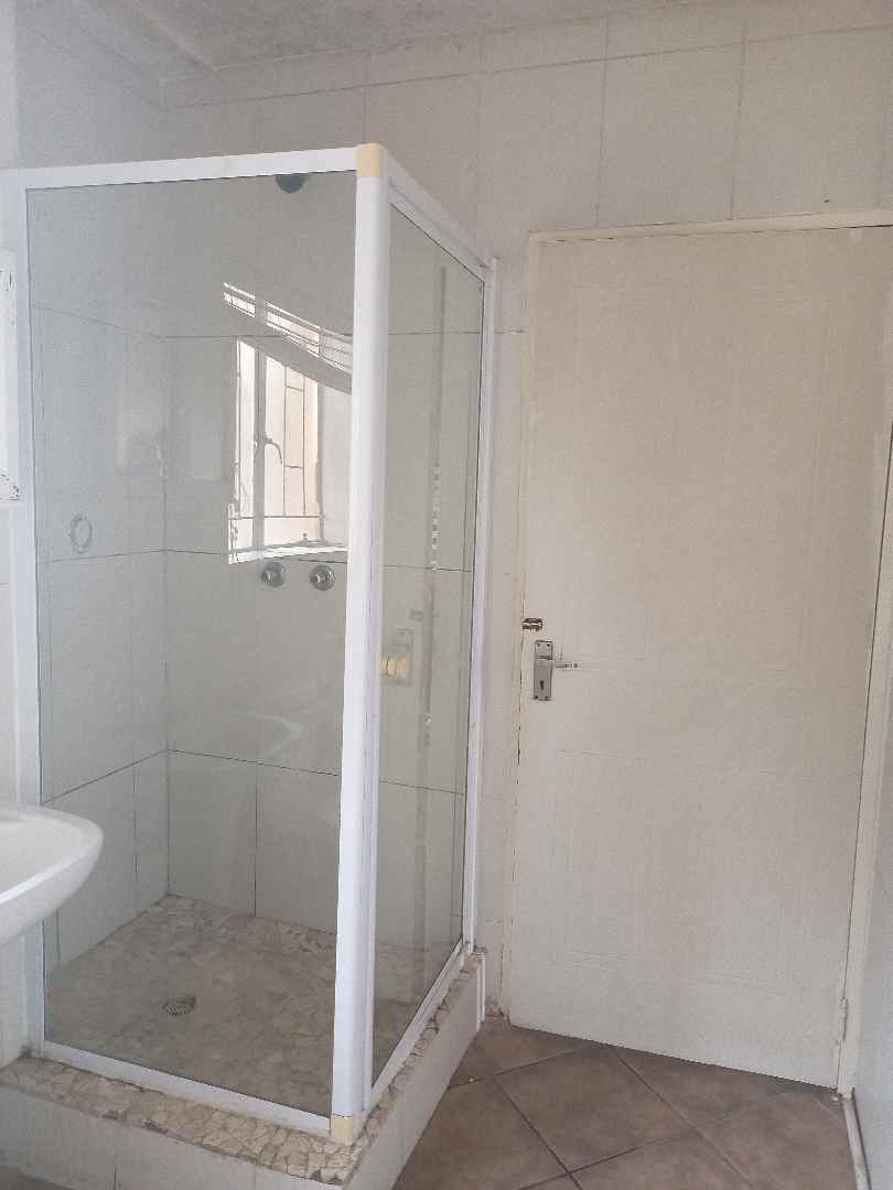 To Let 2 Bedroom Property for Rent in Birch Acres Gauteng