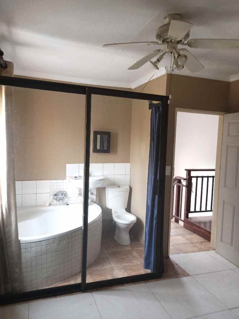 To Let 2 Bedroom Property for Rent in Birch Acres Gauteng