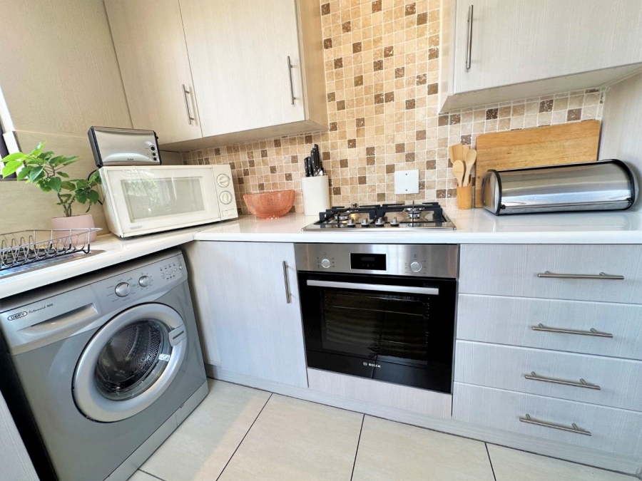 To Let 2 Bedroom Property for Rent in North Riding Gauteng