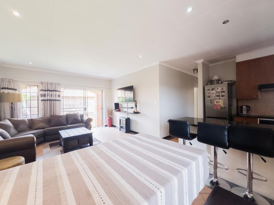 To Let 2 Bedroom Property for Rent in Mooikloof Ridge Gauteng