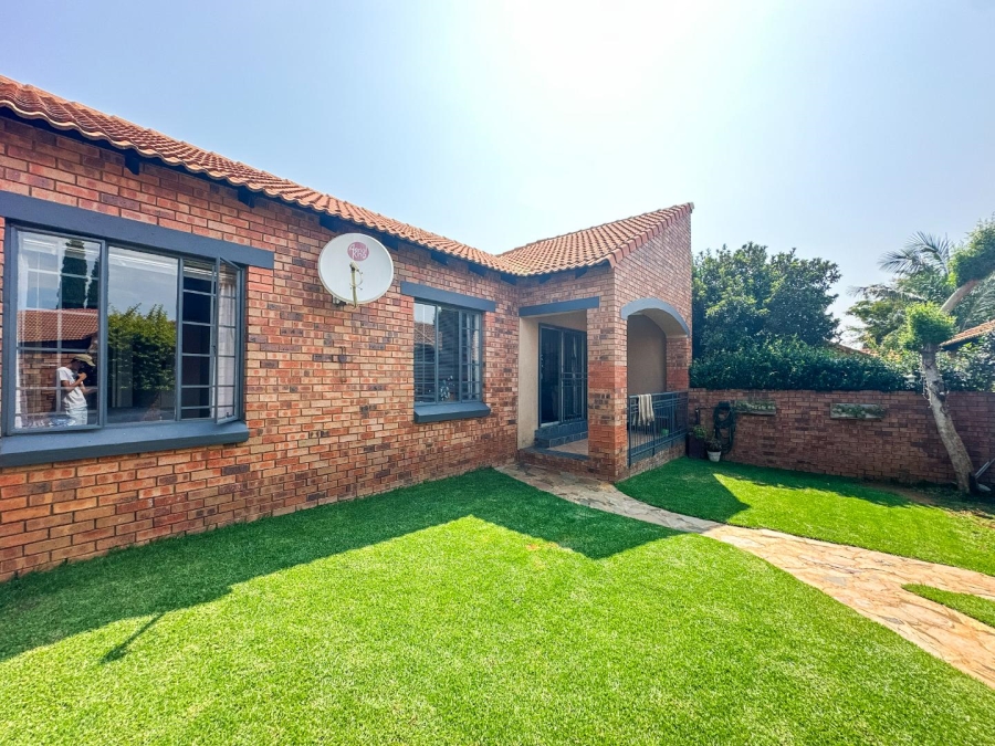 To Let 2 Bedroom Property for Rent in Mooikloof Ridge Gauteng