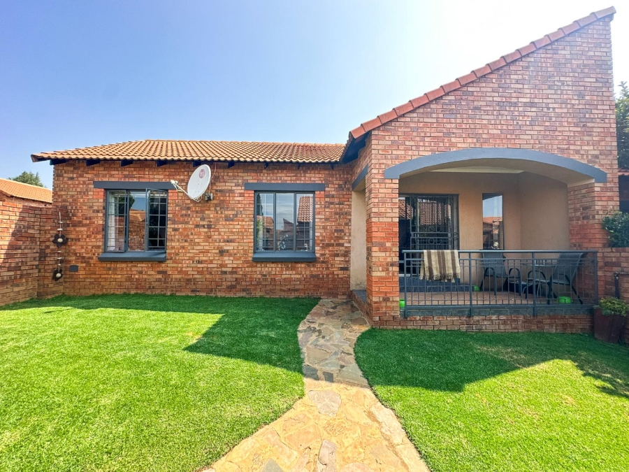 To Let 2 Bedroom Property for Rent in Mooikloof Ridge Gauteng