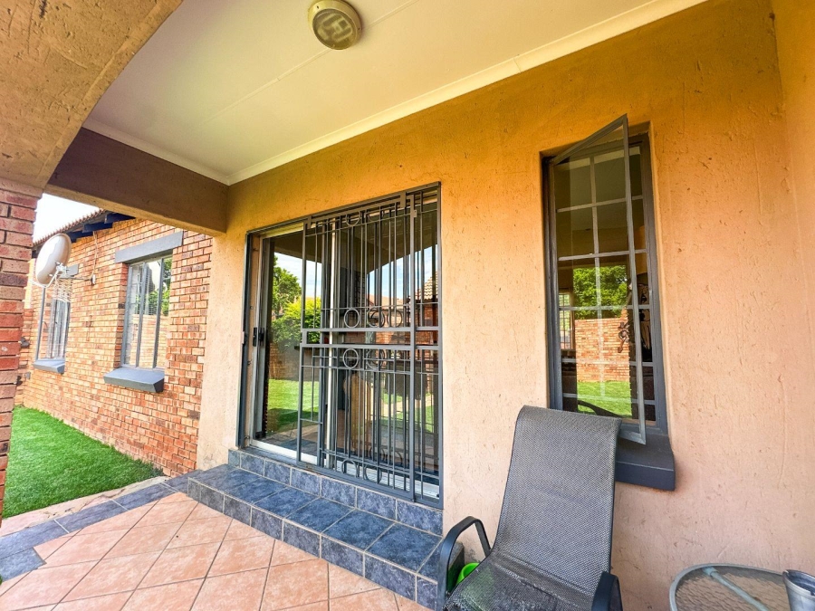 To Let 2 Bedroom Property for Rent in Mooikloof Ridge Gauteng