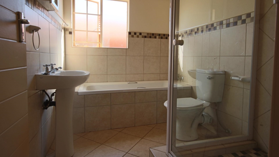 To Let 3 Bedroom Property for Rent in Olympus Gauteng