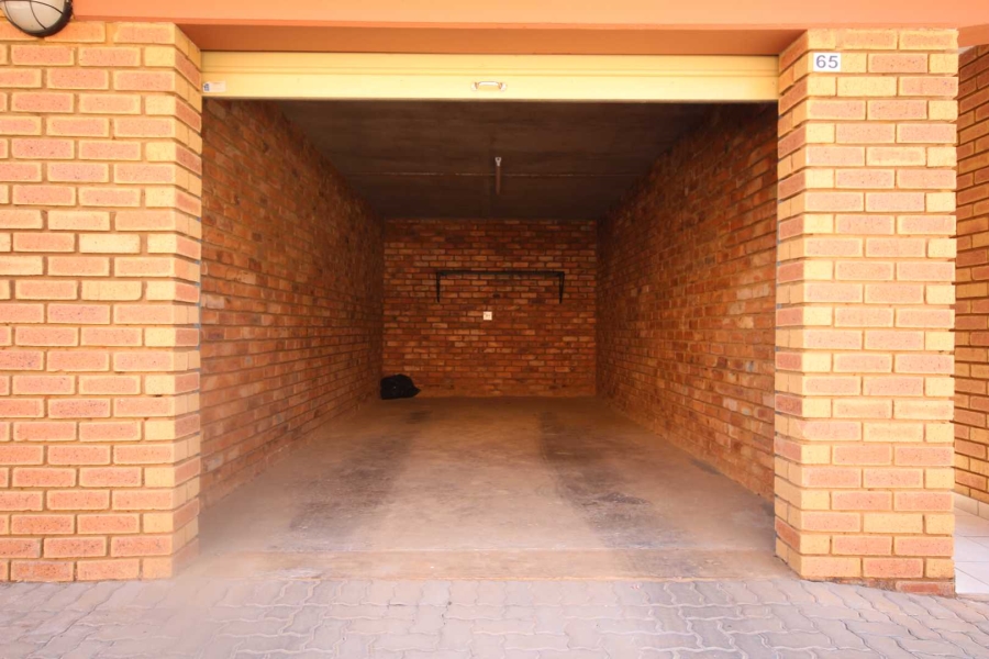 To Let 3 Bedroom Property for Rent in Olympus Gauteng