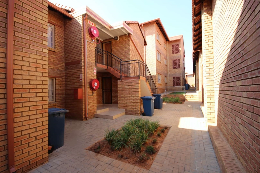 To Let 3 Bedroom Property for Rent in Olympus Gauteng