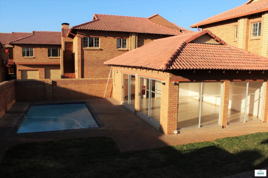 To Let 3 Bedroom Property for Rent in Olympus Gauteng