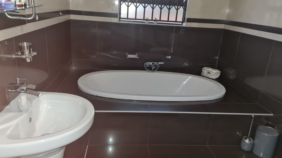 To Let 3 Bedroom Property for Rent in Brackenhurst Gauteng