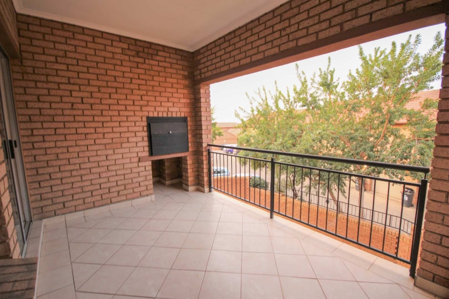 To Let 3 Bedroom Property for Rent in Hazeldean Gauteng