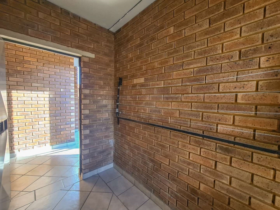 To Let 2 Bedroom Property for Rent in Hazeldean Gauteng