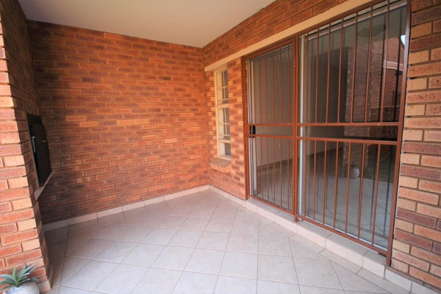 To Let 2 Bedroom Property for Rent in Hazeldean Gauteng