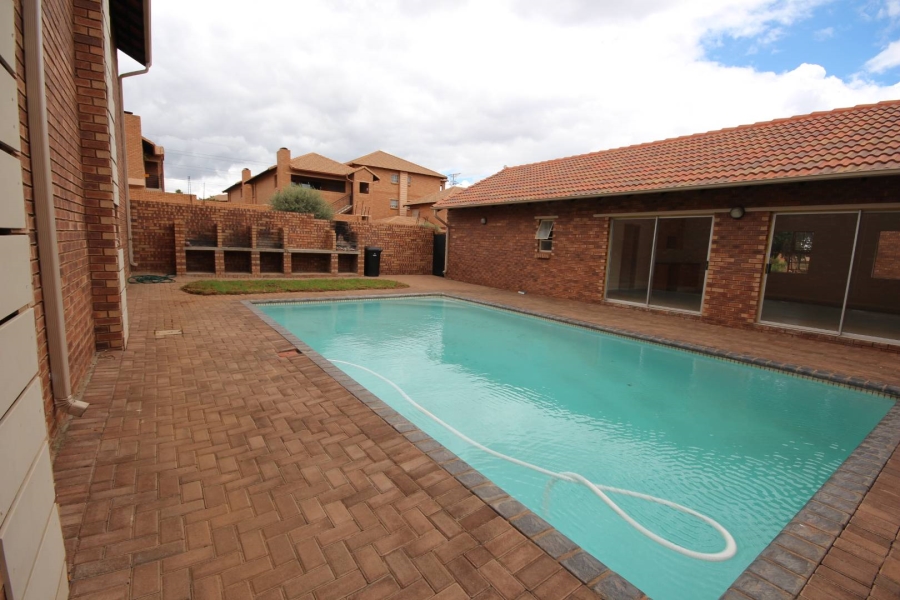 To Let 2 Bedroom Property for Rent in Hazeldean Gauteng