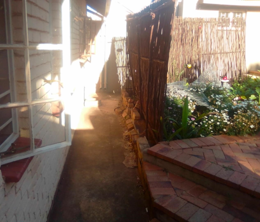 To Let 4 Bedroom Property for Rent in Magalieskruin Gauteng