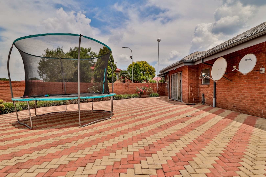 4 Bedroom Property for Sale in Bakerton Gauteng