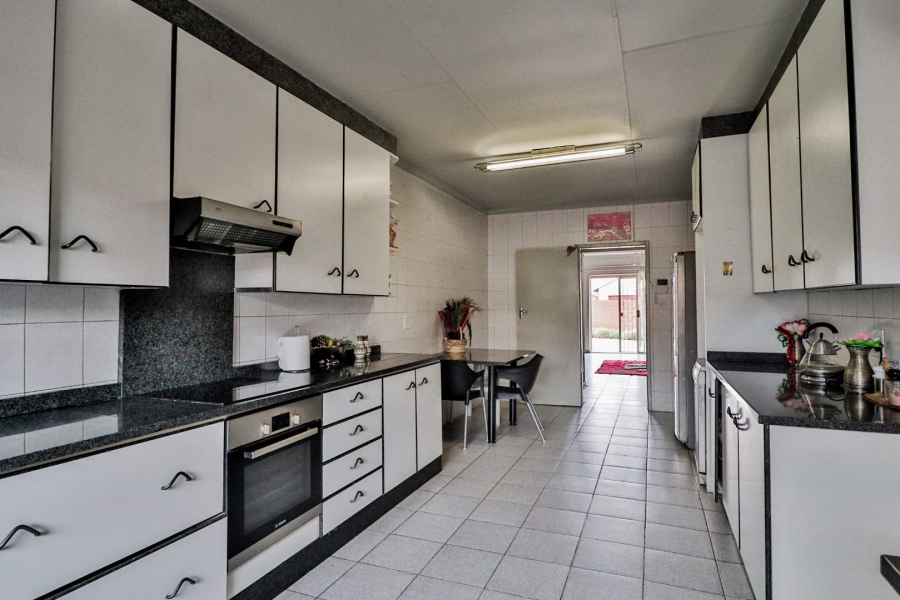 4 Bedroom Property for Sale in Bakerton Gauteng