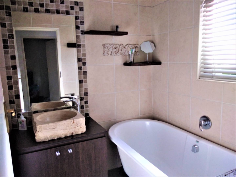To Let 3 Bedroom Property for Rent in Alberton Gauteng