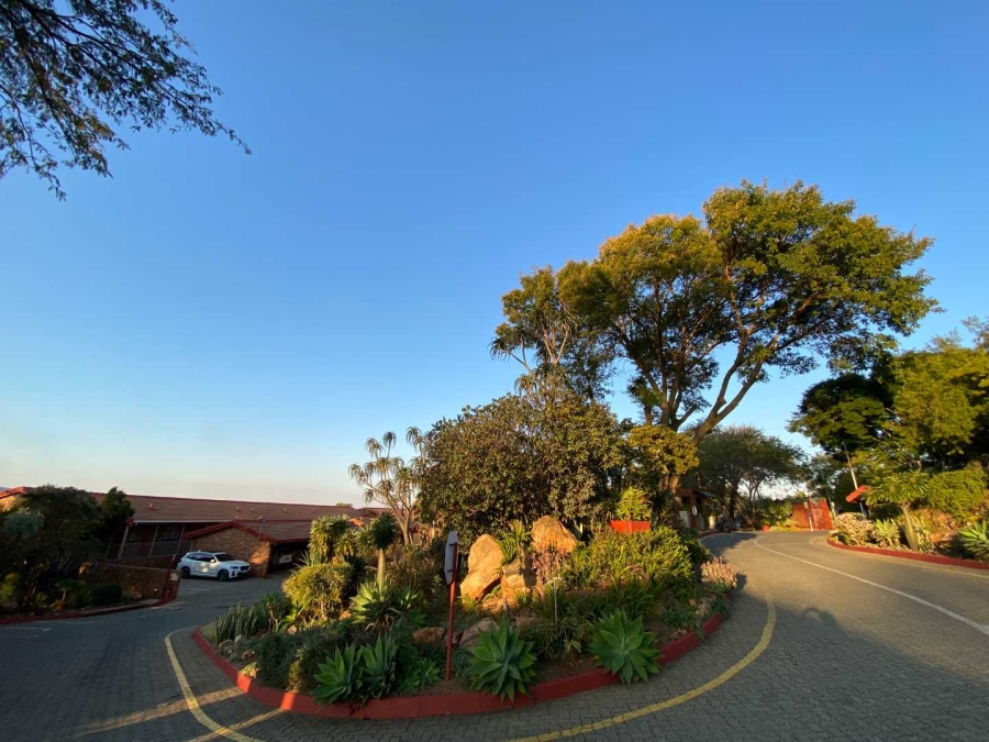 To Let 1 Bedroom Property for Rent in La Montagne Gauteng