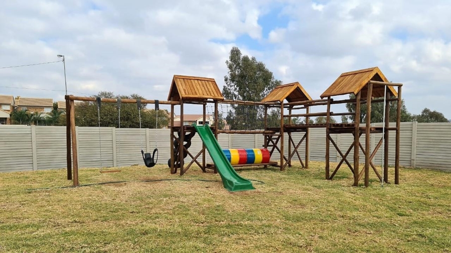 To Let 3 Bedroom Property for Rent in Wierdapark Gauteng