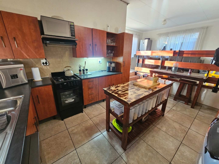 To Let 3 Bedroom Property for Rent in Mountain View Gauteng