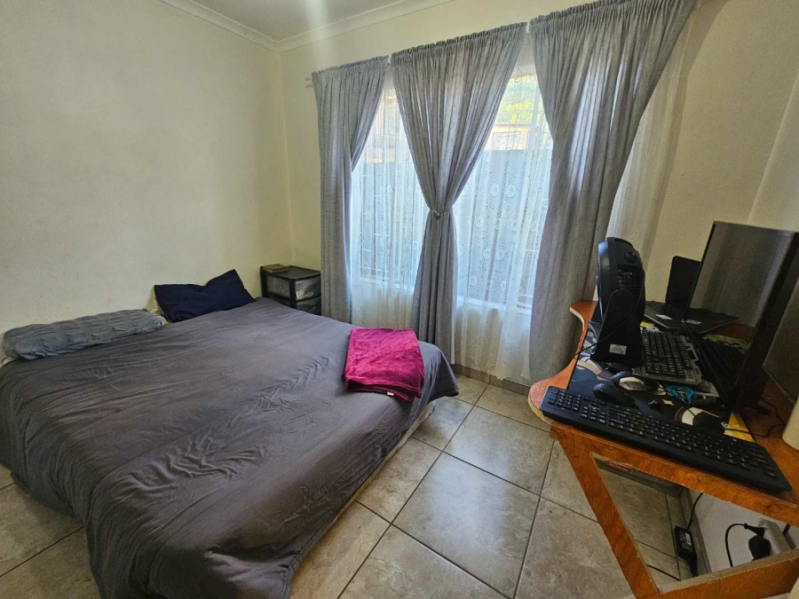 To Let 3 Bedroom Property for Rent in Mountain View Gauteng