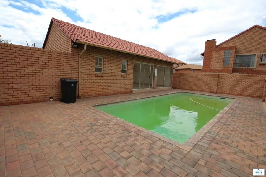 2 Bedroom Property for Sale in Hazeldean Gauteng