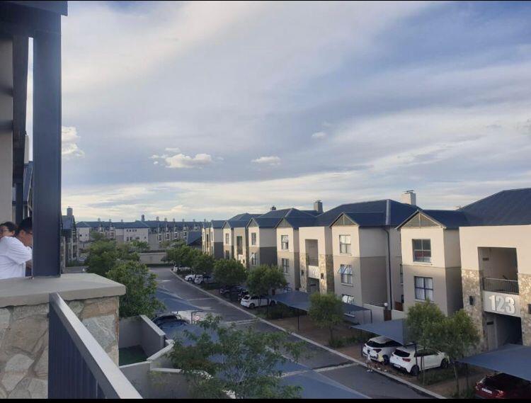 To Let 2 Bedroom Property for Rent in The Polofields Gauteng