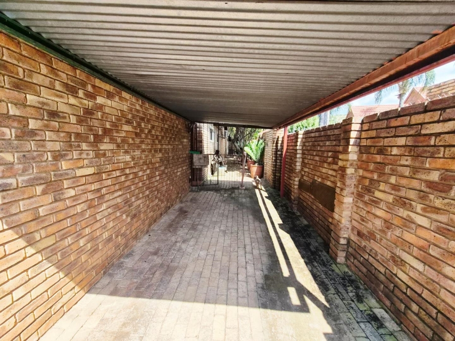 1 Bedroom Property for Sale in Montana Park Gauteng