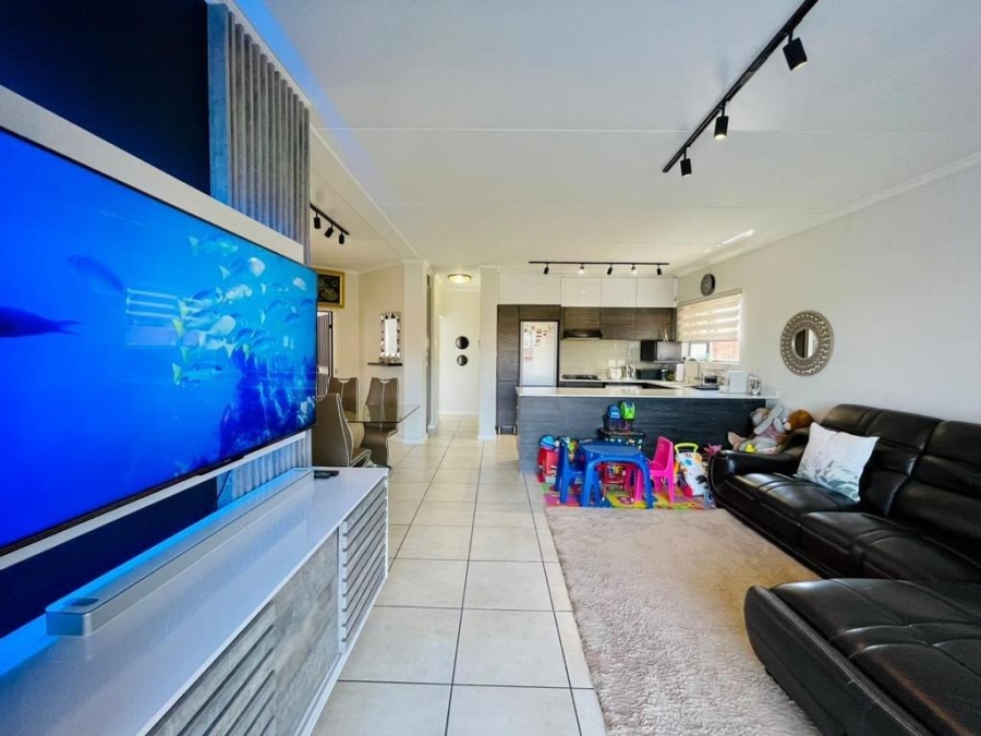 2 Bedroom Property for Sale in Oakdene Gauteng