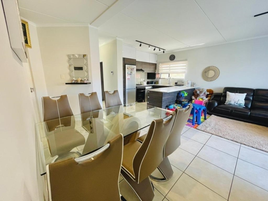 2 Bedroom Property for Sale in Oakdene Gauteng