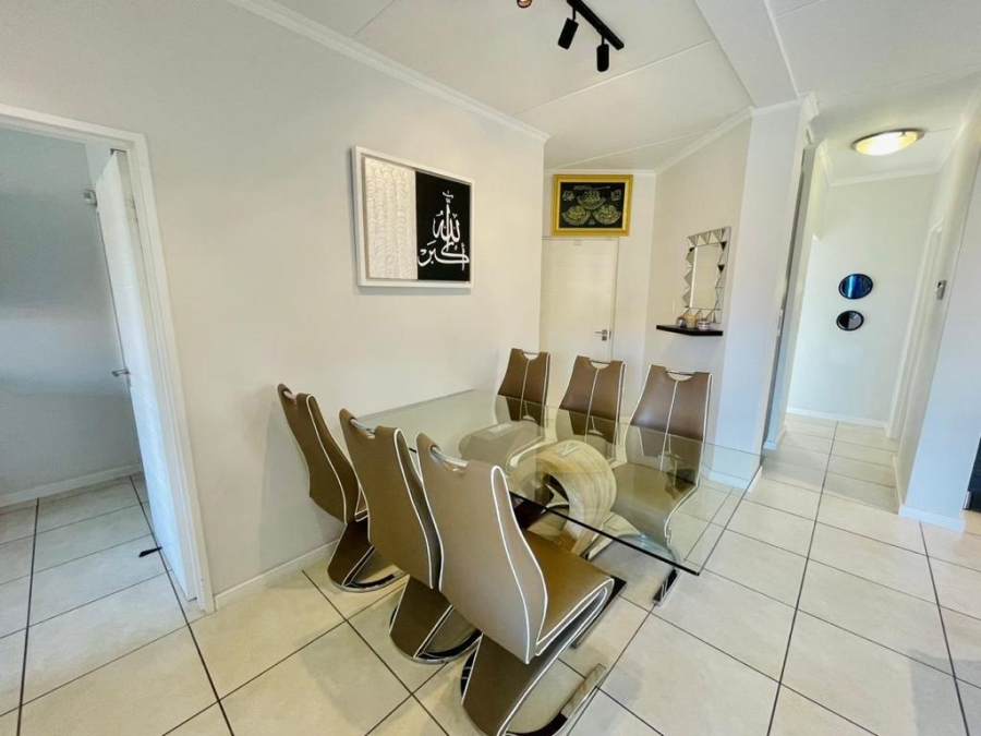 2 Bedroom Property for Sale in Oakdene Gauteng