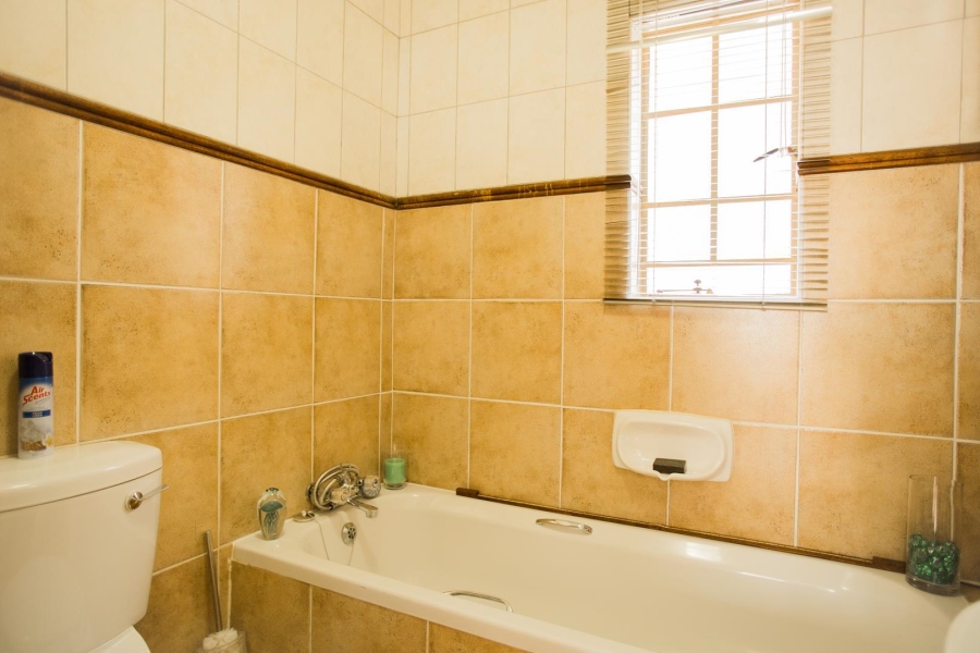To Let 2 Bedroom Property for Rent in Mooikloof Ridge Gauteng