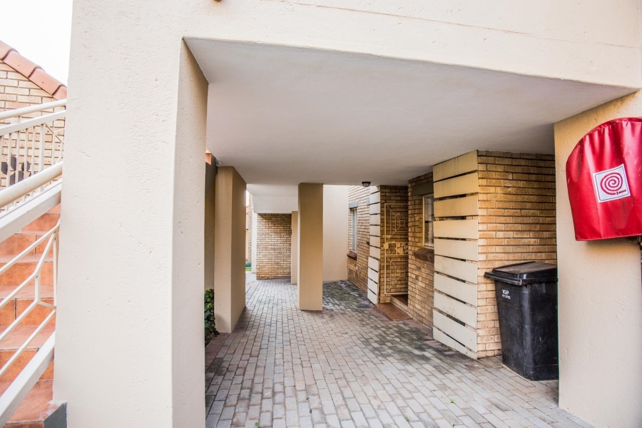 To Let 2 Bedroom Property for Rent in Mooikloof Ridge Gauteng